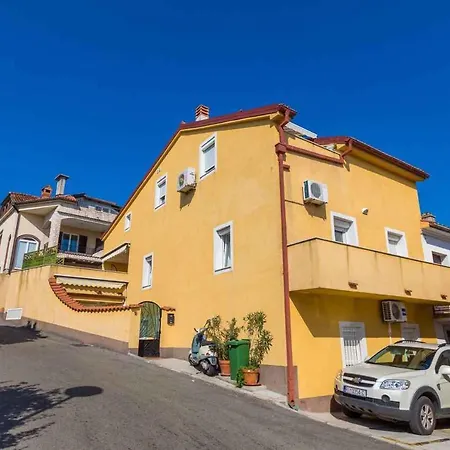 Two-bedroom 1 Apartment