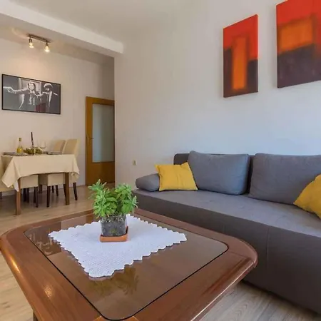 Two-bedroom 1 * Crikvenica