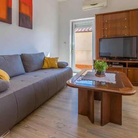 Two-bedroom 1 * Crikvenica