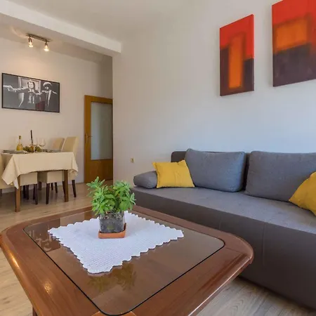 Two-bedroom 1 * Crikvenica