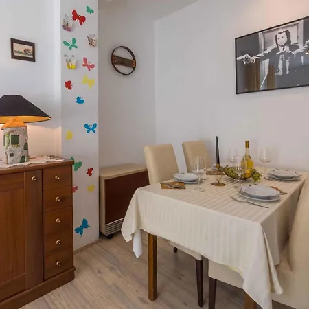 Two-bedroom 1 * Crikvenica